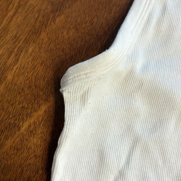 Lot of 2 cropped camis from Aritzia’s TNA - Picture 6 of 8